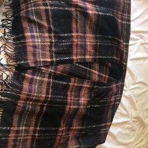 Plaid Shaul (Ruana) Apt 9 PERFECT FOR FALL🌿🍃❤️